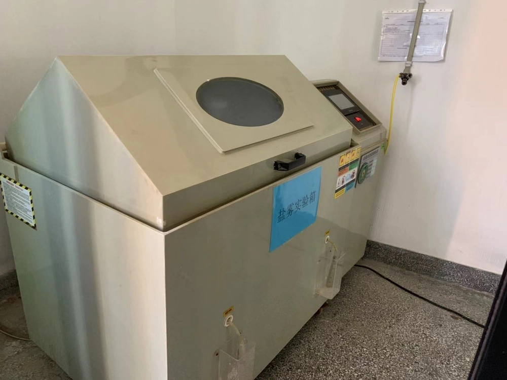 Salt spray test machine